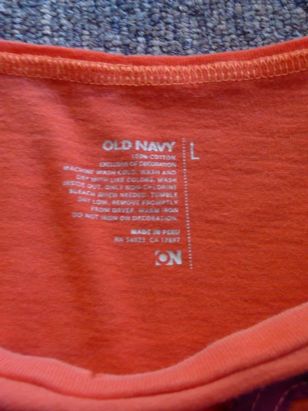 Old Navy Orange Embroidered Cancun t-shirt - Large